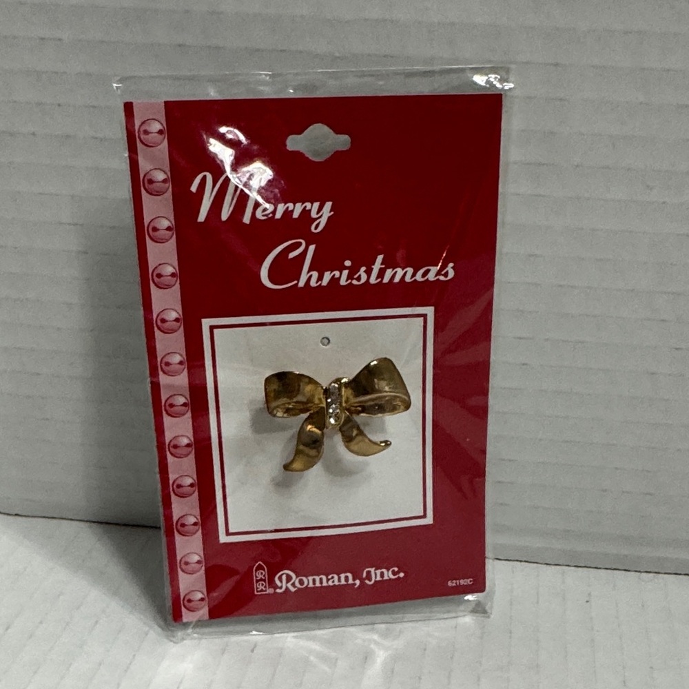 Gold Bow Brooch